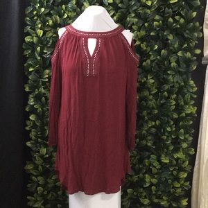 Knox Rose peakaboo shoulder dress